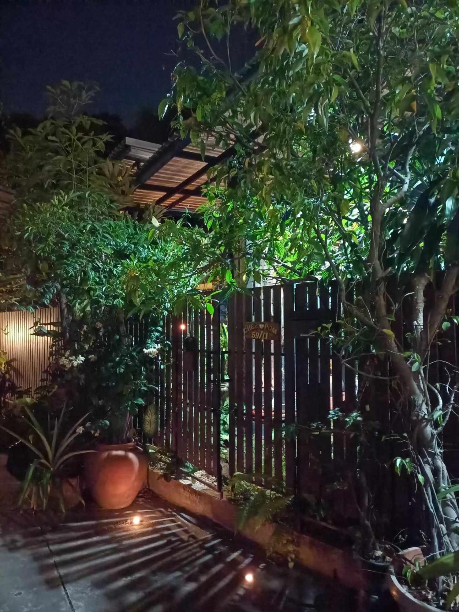 Chez Pom Hotel Chiang Mai Luaran gambar
